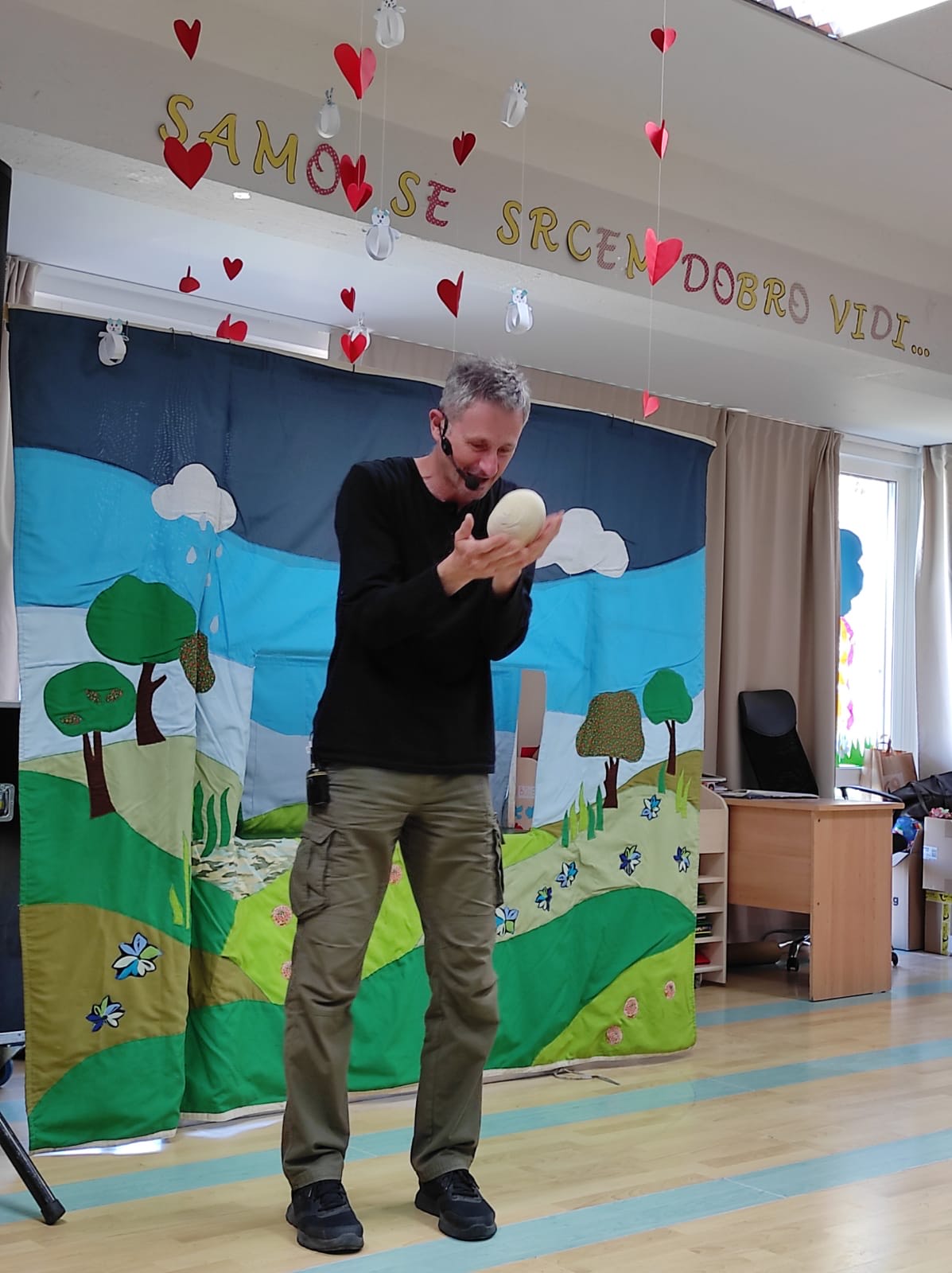 4bad33a3 d1d5 4e4a b8f6 29b759e79d73