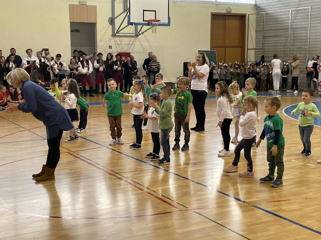 IMG ee8c2f1cdcb6e2d4d36121467ddba048 V